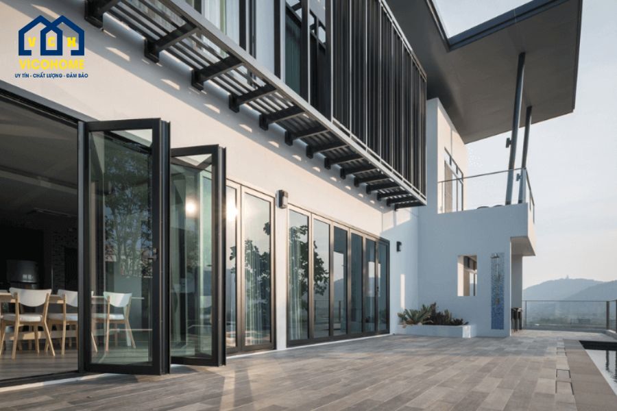 cửa nhà tiền chế cấp 4