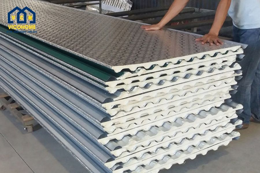 mái nhà tiền chế cấp 4