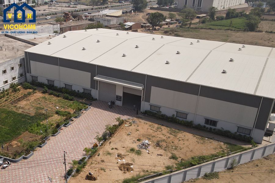 nhà xưởng khung thép văn phòng